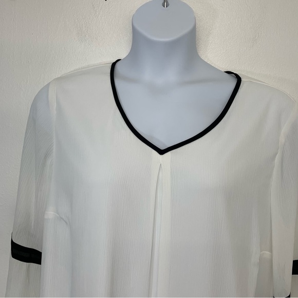 Alyx White Top Woman 1X Gauzy  Flare Slit Sleeve Lined Flowy Boho Classic - Picture 3 of 10